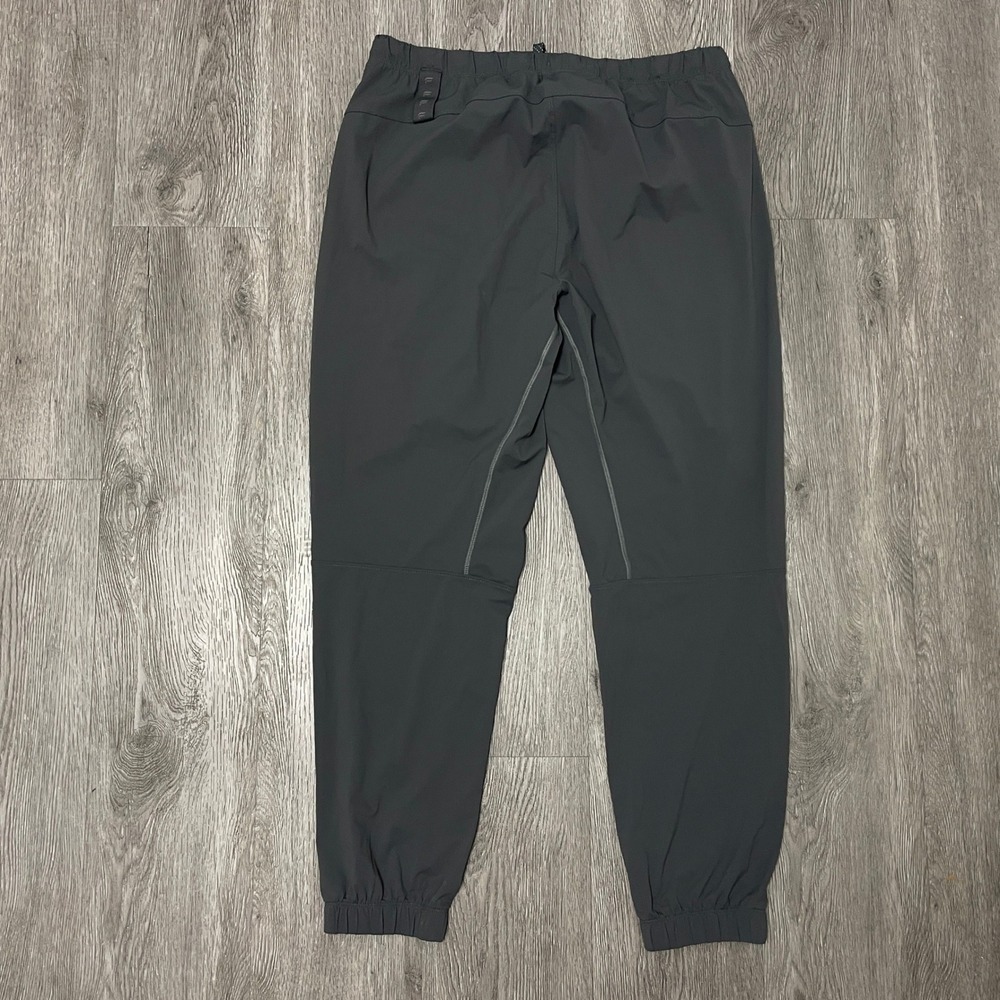 Fabletics The One Joggers Mens Large Gray Activewear Athletic Gym Training Sweat - Picture 2 of 8
